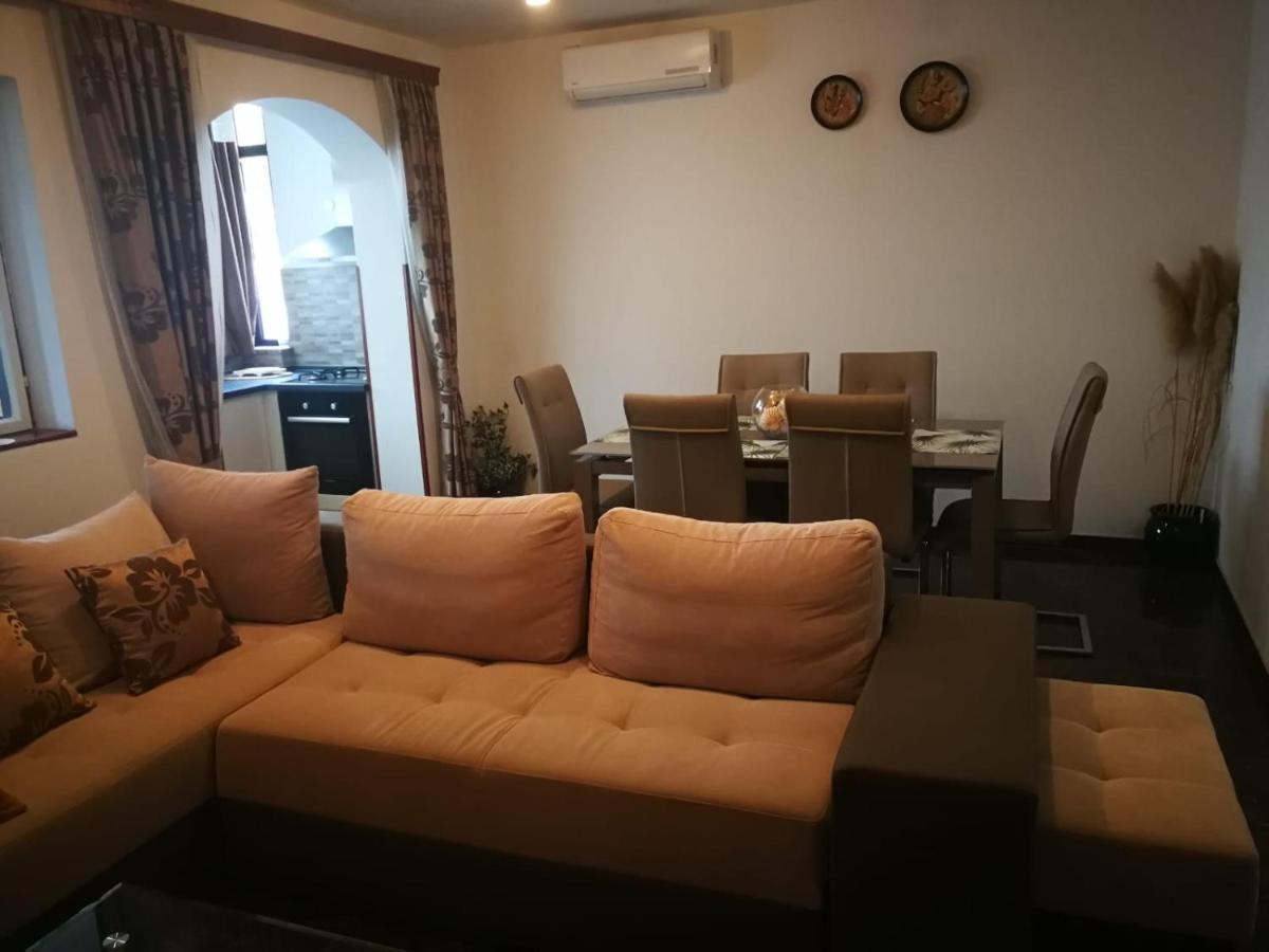 Apartment Dalmatini Tar-Vabriga 外观 照片